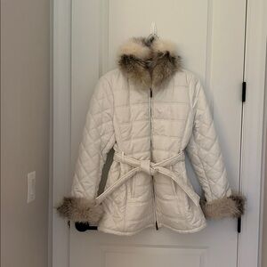 Luxurious White jacket with removable Finland fox fur cuffs and collar